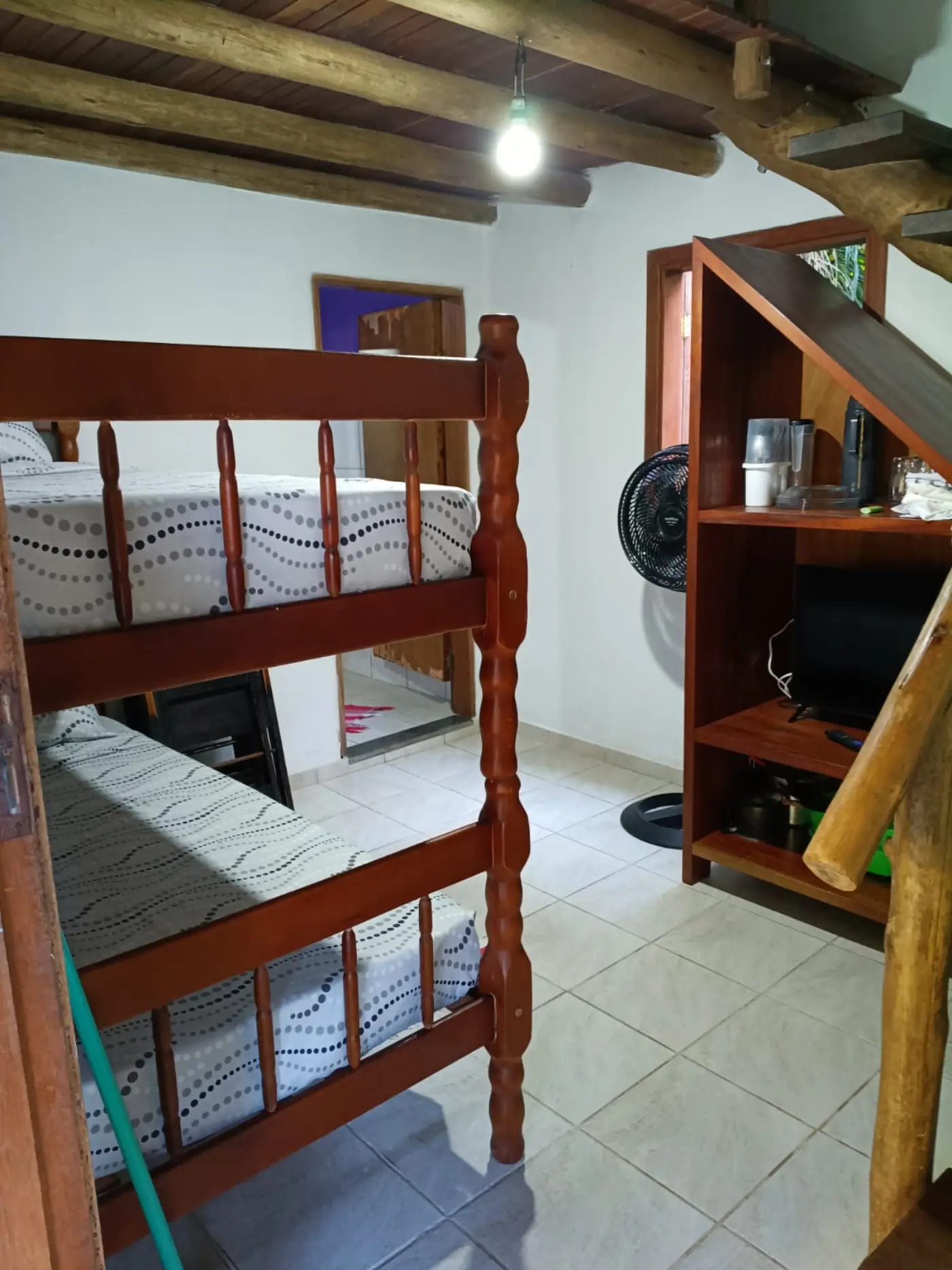 Quarto com beliche para crianças e amigos