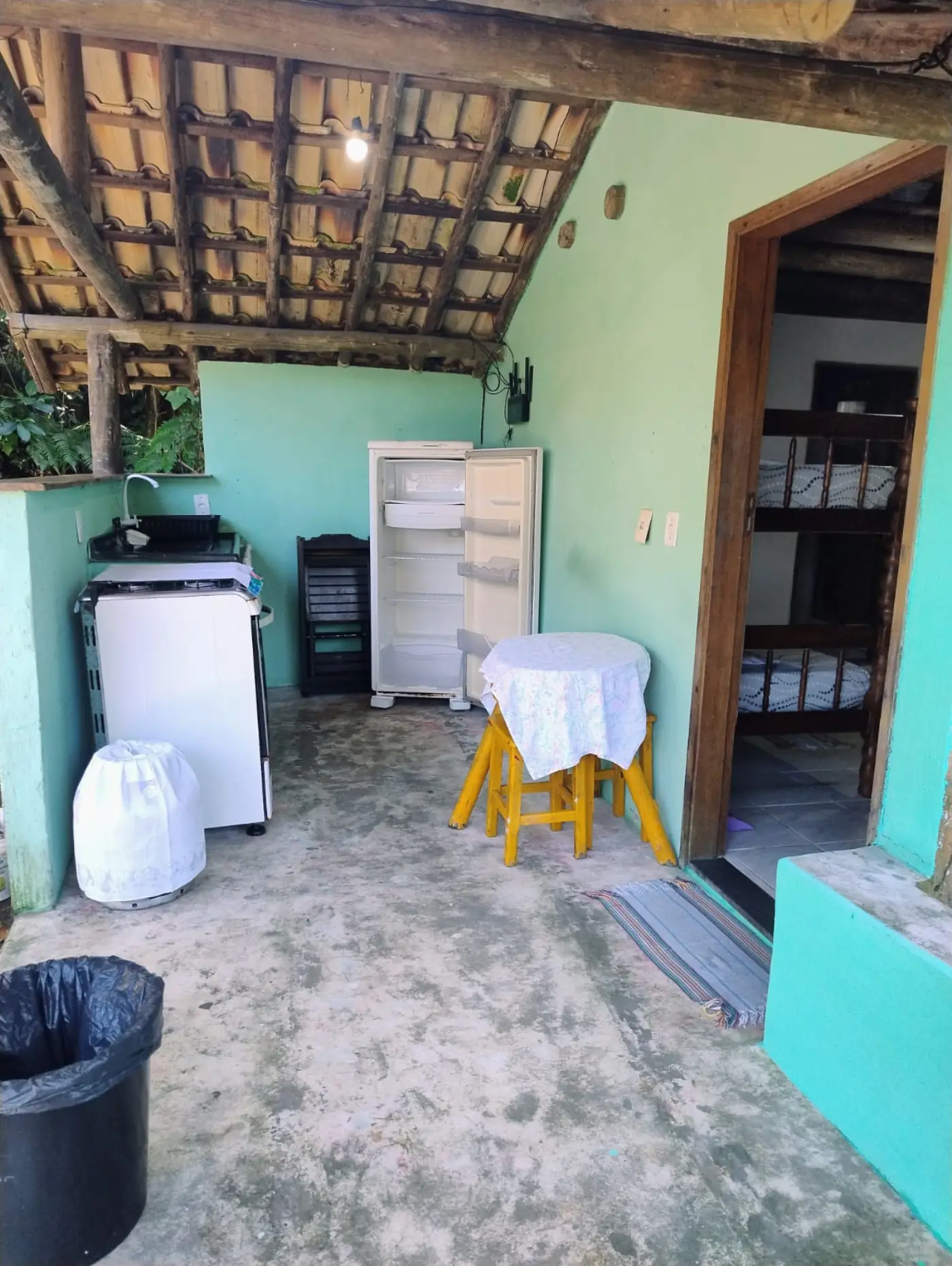 Cozinha externa com churrasqueira